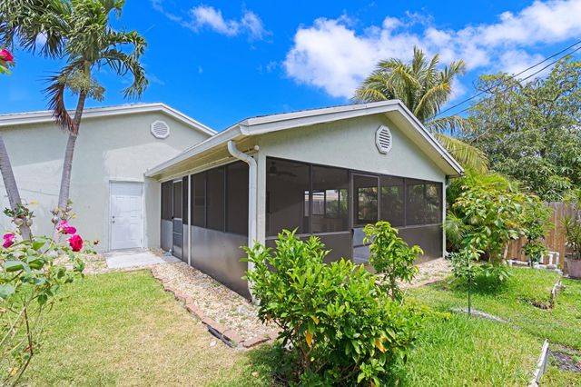 328 HASTINGS Street, Boca Raton, FL 33487