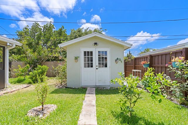 328 HASTINGS Street, Boca Raton, FL 33487