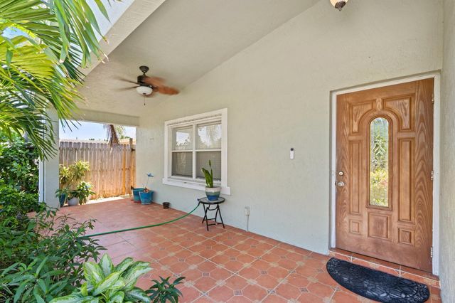 328 HASTINGS Street, Boca Raton, FL 33487