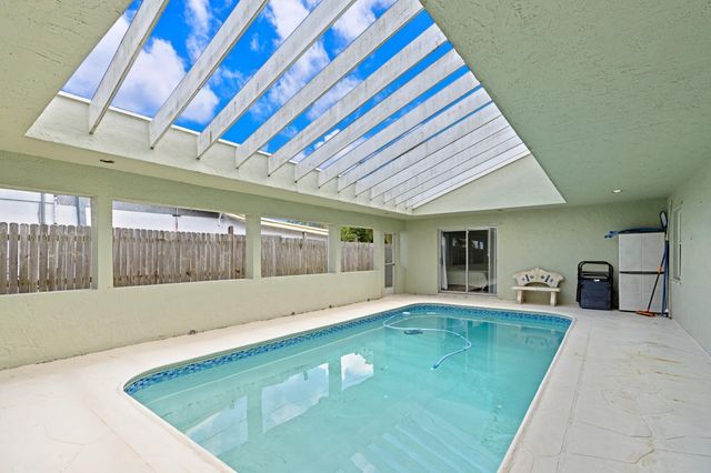 328 HASTINGS Street, Boca Raton, FL 33487