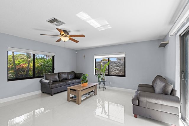 328 HASTINGS Street, Boca Raton, FL 33487