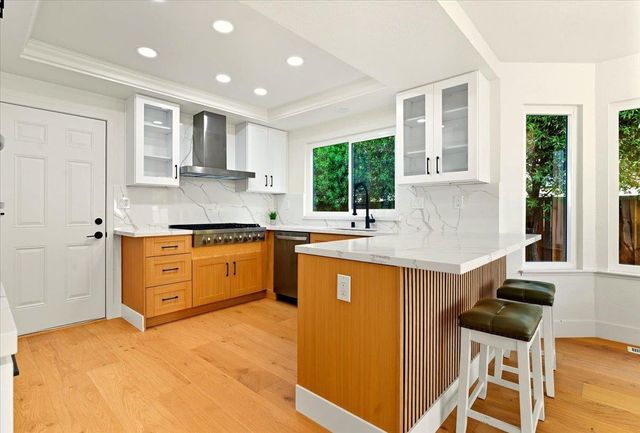 11 Paddock Ct, Pleasant Hill, CA 94523