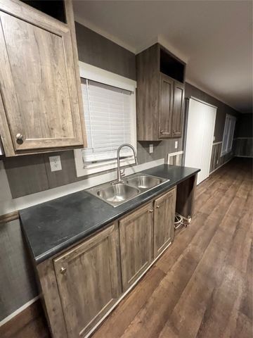 197 E Sweden Street, Walnut Springs, TX 76690