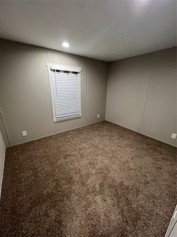 197 E Sweden Street, Walnut Springs, TX 76690