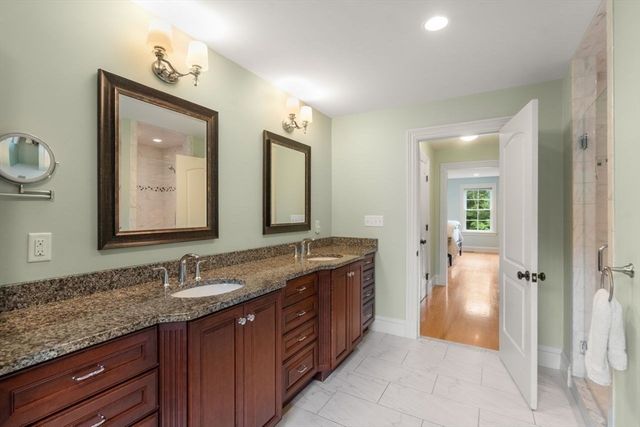 293 Wattaquadock Hill Rd, Bolton, MA 01740