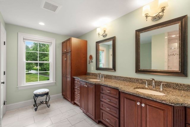 293 Wattaquadock Hill Rd, Bolton, MA 01740