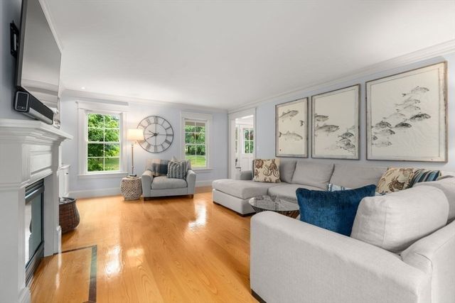 293 Wattaquadock Hill Rd, Bolton, MA 01740