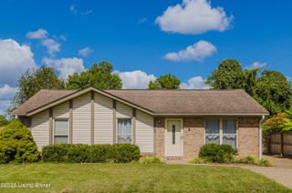 3802 Bristol Oaks Dr, Louisville, KY 40299