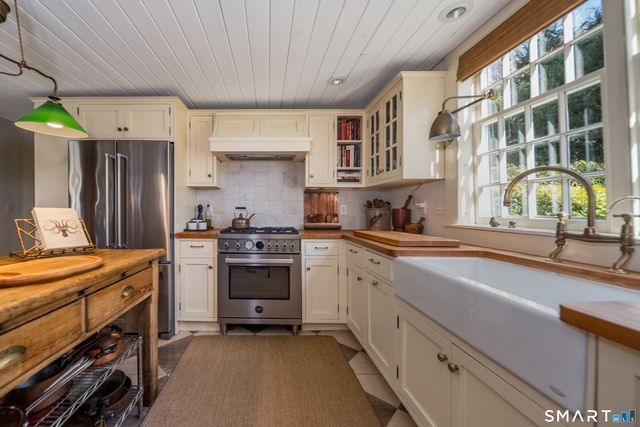 35 Sill Lane, Old Lyme, CT 06371