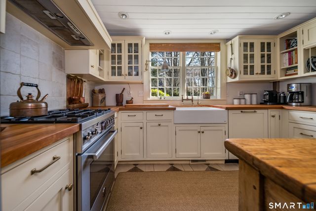35 Sill Lane, Old Lyme, CT 06371