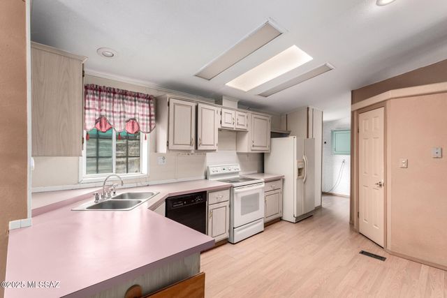 6670 N Desert View Drive, Tucson, AZ 85743