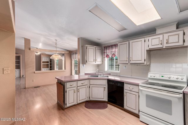 6670 N Desert View Drive, Tucson, AZ 85743