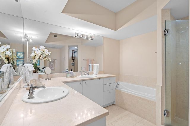 19900 E Country Club Dr 616, Aventura, FL 33180