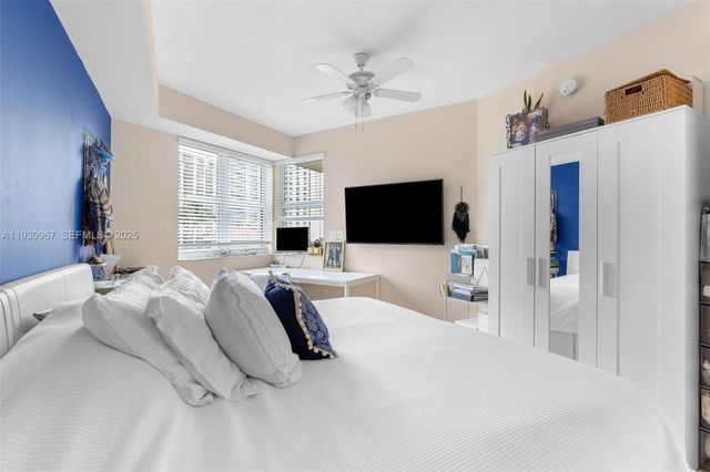 19900 E Country Club Dr 616, Aventura, FL 33180