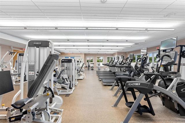 19900 E Country Club Dr 616, Aventura, FL 33180