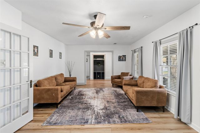 1902 Edgewood Street, Liberty, TX 77575