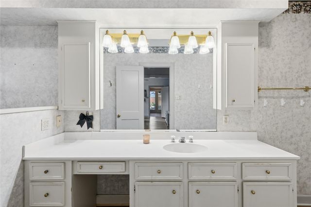 1902 Edgewood Street, Liberty, TX 77575