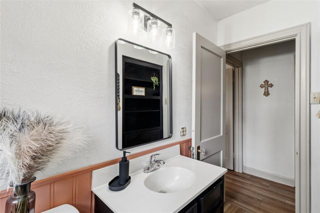 1902 Edgewood Street, Liberty, TX 77575