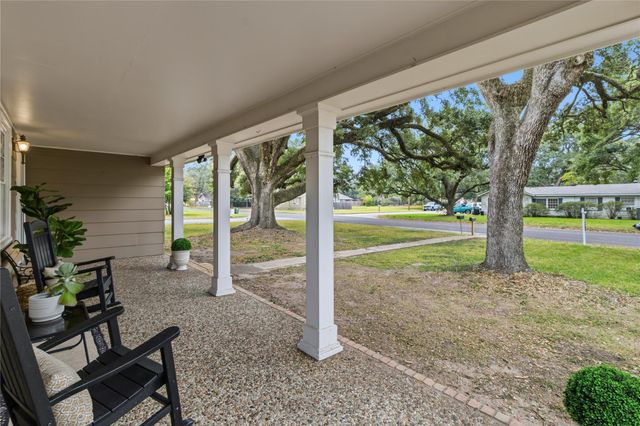 1902 Edgewood Street, Liberty, TX 77575