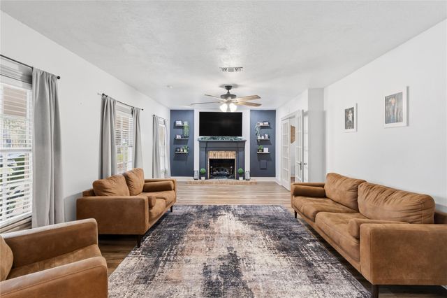 1902 Edgewood Street, Liberty, TX 77575