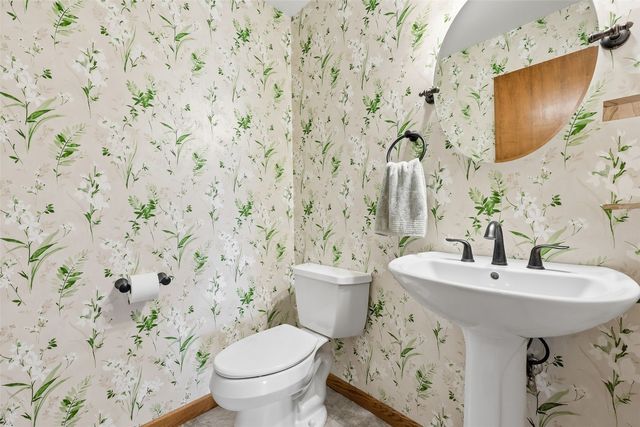 1549 Matterhorn Drive NE, Cedar Rapids, IA 52402