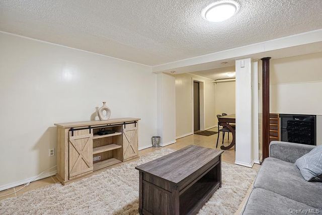 199 South Road, White Plains, NY 10603