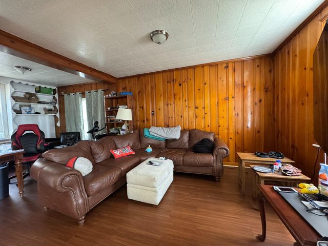 31 BRIDGETOWN PIKE, Feasterville-trevose, PA 19053