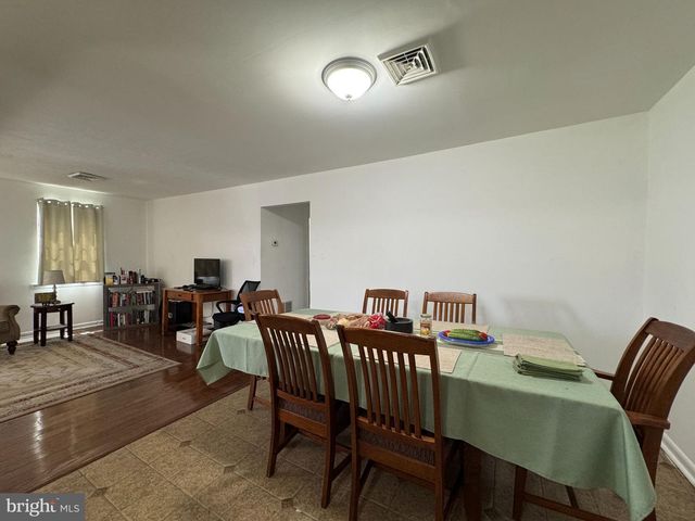 31 BRIDGETOWN PIKE, Feasterville-trevose, PA 19053