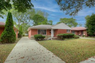 21661 Cloverlawn Street, Oak Park, MI 48237