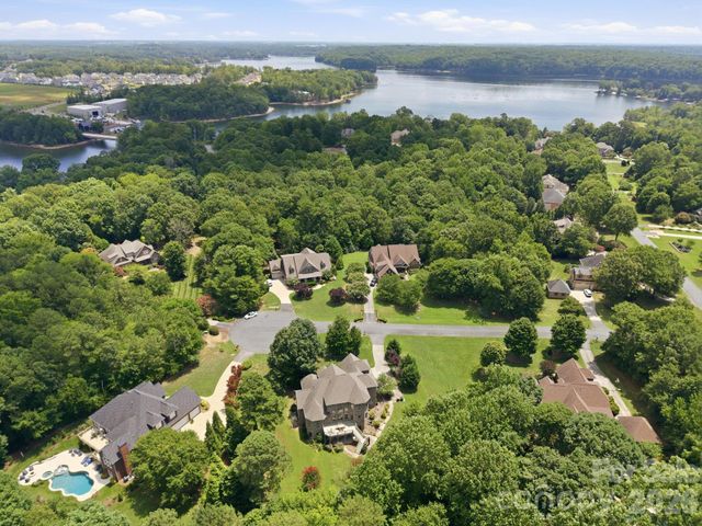 579 Morning Glory Court, Lake Wylie, SC 29710