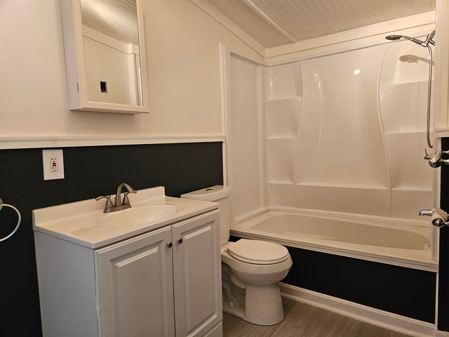 1025 Mountainview Avenue, Charlestown, NH 03603