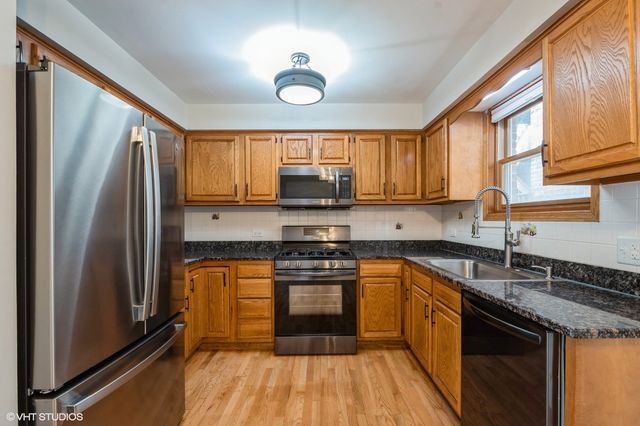 7411 N Claremont Avenue 1E, Chicago, IL 60645