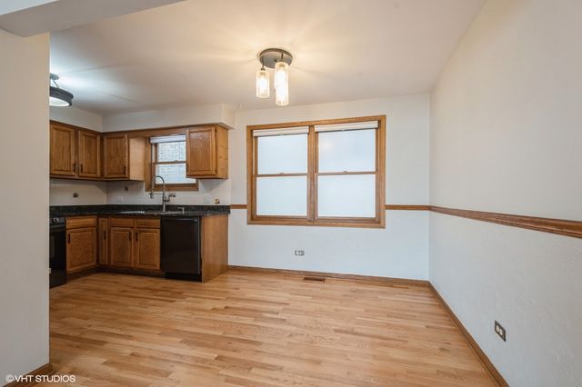 7411 N Claremont Avenue 1E, Chicago, IL 60645