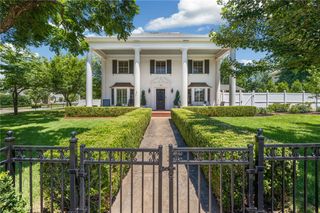 356 N Washington Avenue, Fayetteville, AR 72701