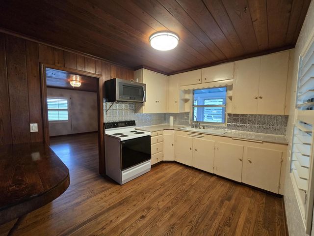 621 NW Australian Street, Stuart, FL 34994