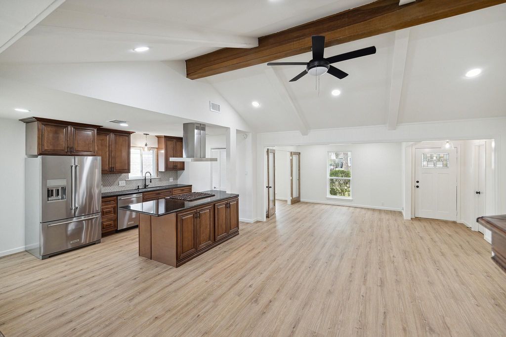 9719 Springmont Drive, Houston, TX 77080