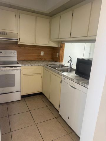 109 Lake Emerald Dr 102, Oakland Park, FL 33309