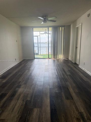 109 Lake Emerald Dr 102, Oakland Park, FL 33309