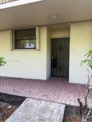 109 Lake Emerald Dr 102, Oakland Park, FL 33309