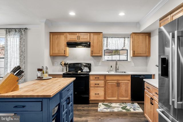 18 EMBASSY CT, Cherry Hill, NJ 08002