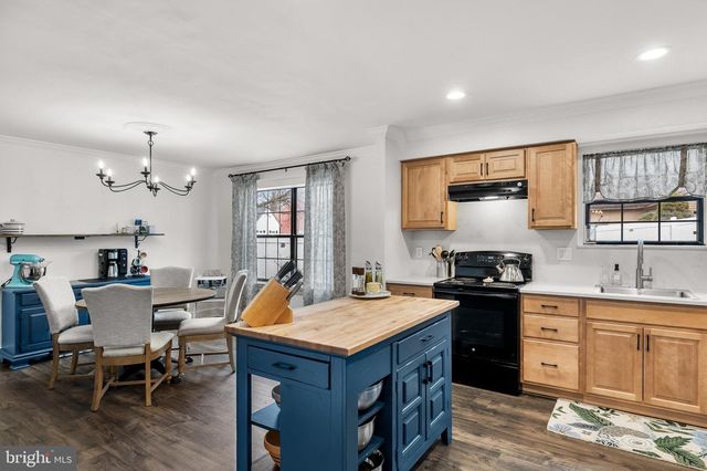 18 EMBASSY CT, Cherry Hill, NJ 08002