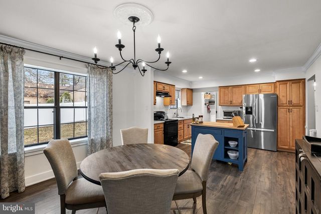 18 EMBASSY CT, Cherry Hill, NJ 08002