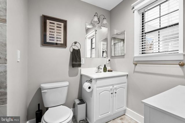 18 EMBASSY CT, Cherry Hill, NJ 08002