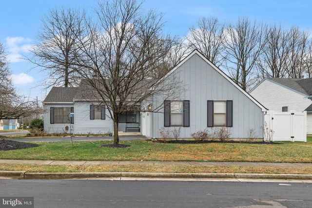 18 EMBASSY CT, Cherry Hill, NJ 08002