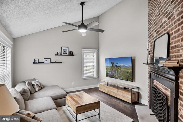 18 EMBASSY CT, Cherry Hill, NJ 08002