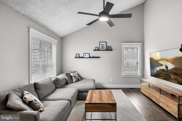 18 EMBASSY CT, Cherry Hill, NJ 08002