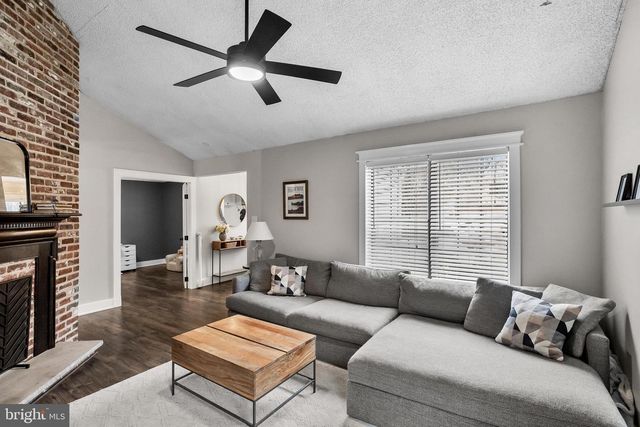 18 EMBASSY CT, Cherry Hill, NJ 08002