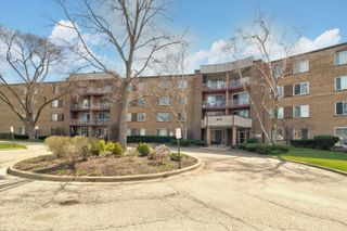 945 E Kenilworth Avenue 419, Palatine, IL 60074