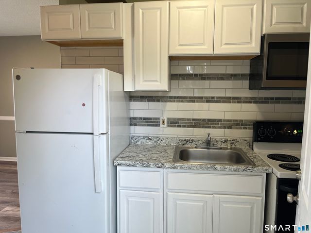 88 Cove Street APT B, New Haven, CT 06512