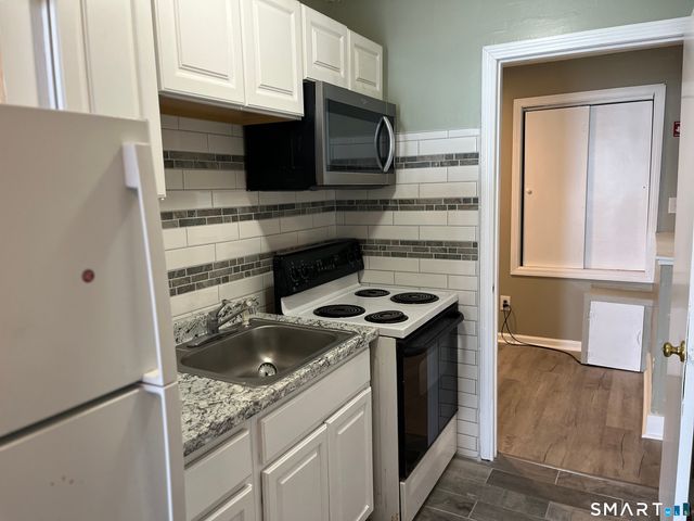 88 Cove Street APT B, New Haven, CT 06512